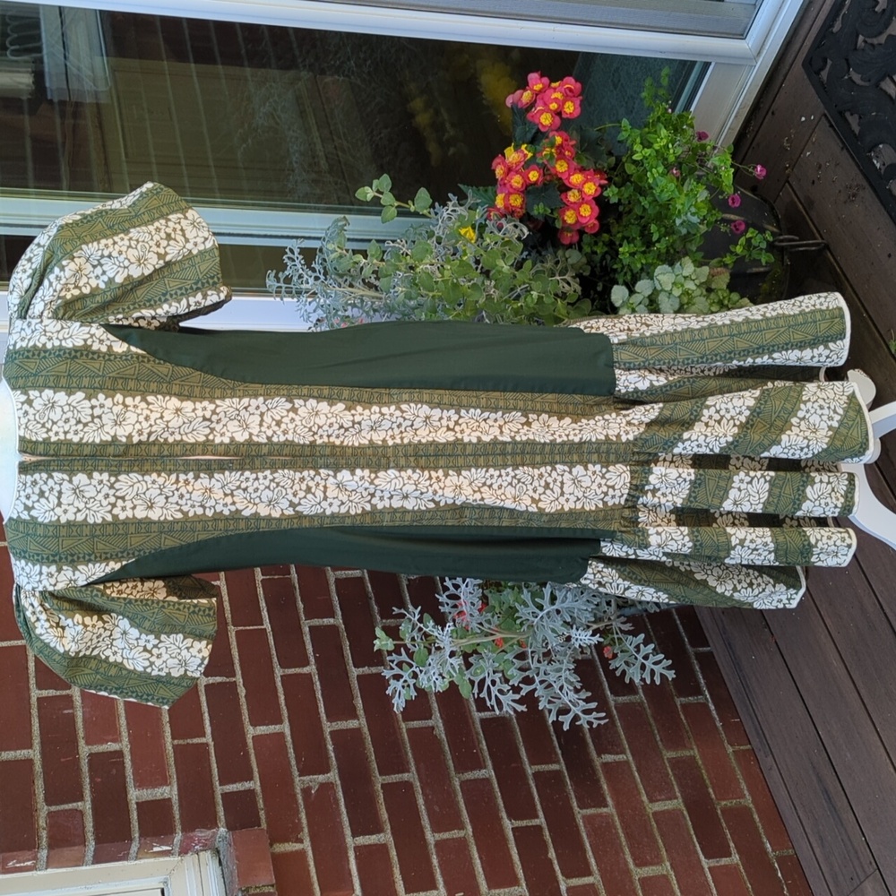 Vintage Hawaiian Lolenani Dress - Picture 9 of 10